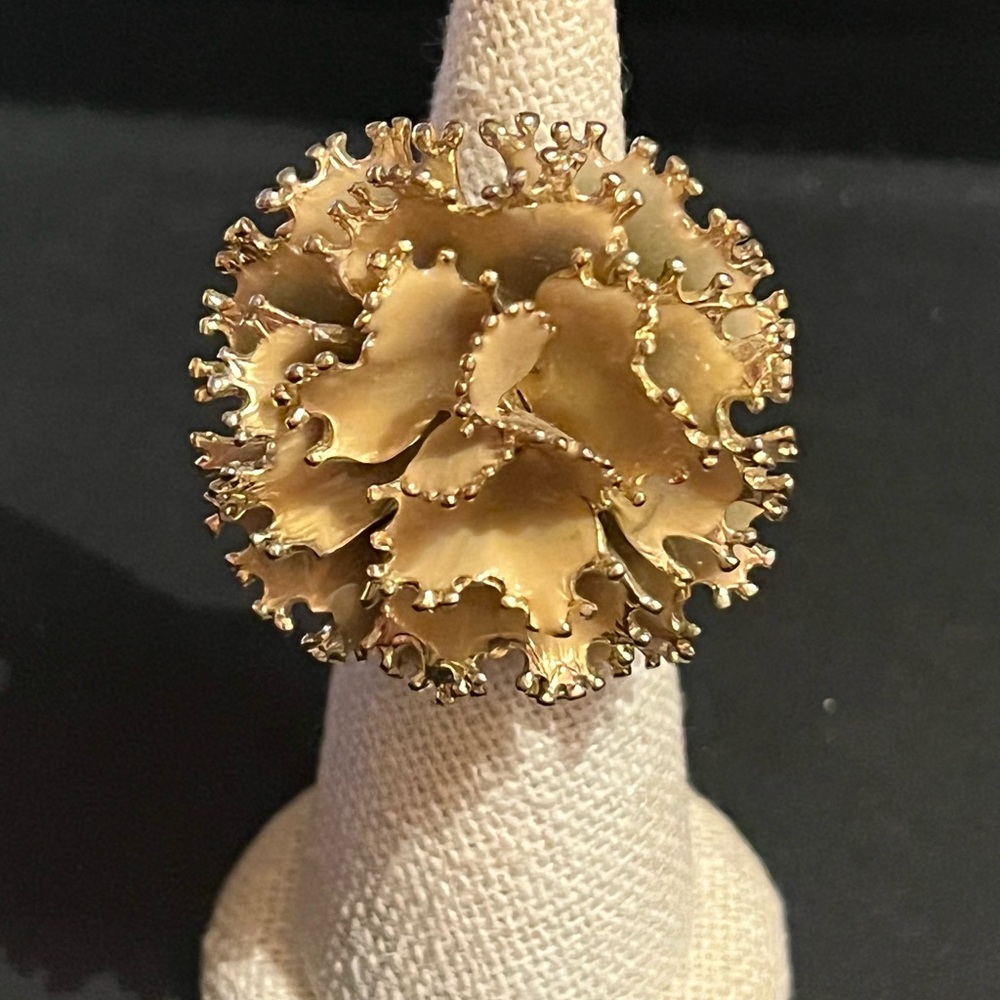 Gold Tone Oversized Dimensional Statement Ring! - image 4